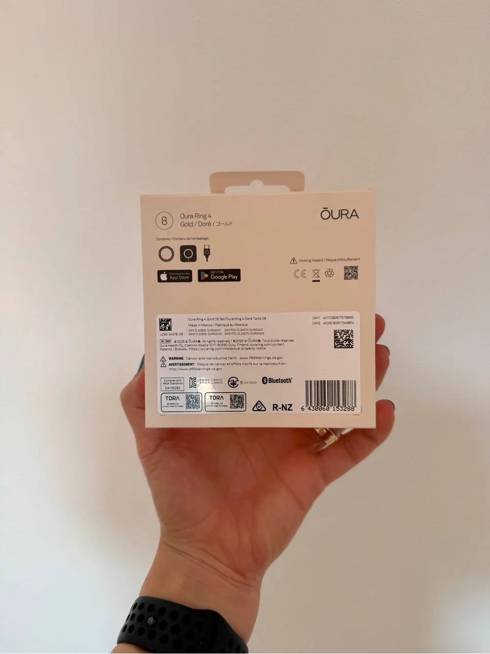 NEW Oura Ring 4 Gold Size 8